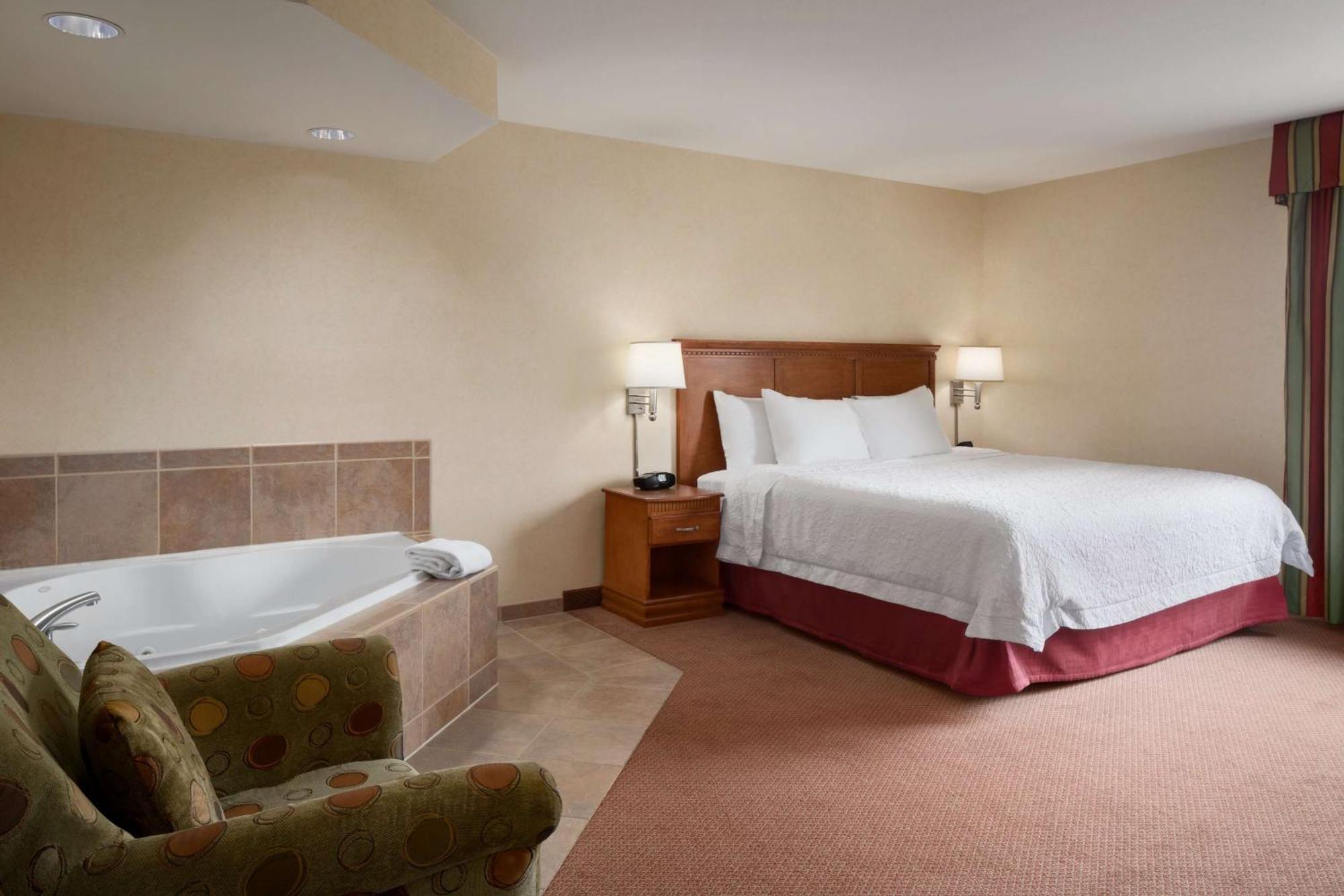 Hampton Inn Belle Vernon Buitenkant foto