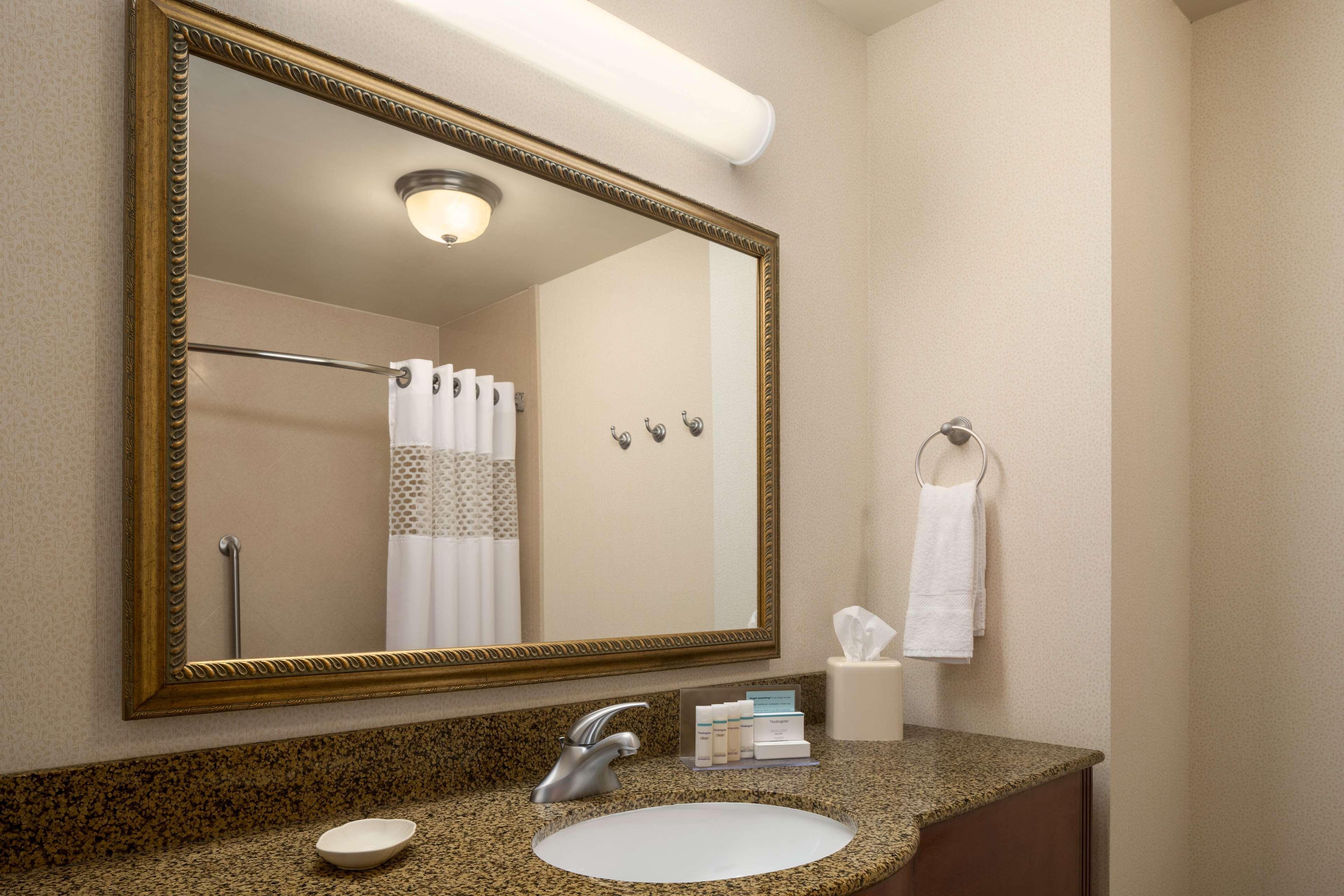 Hampton Inn Belle Vernon Buitenkant foto