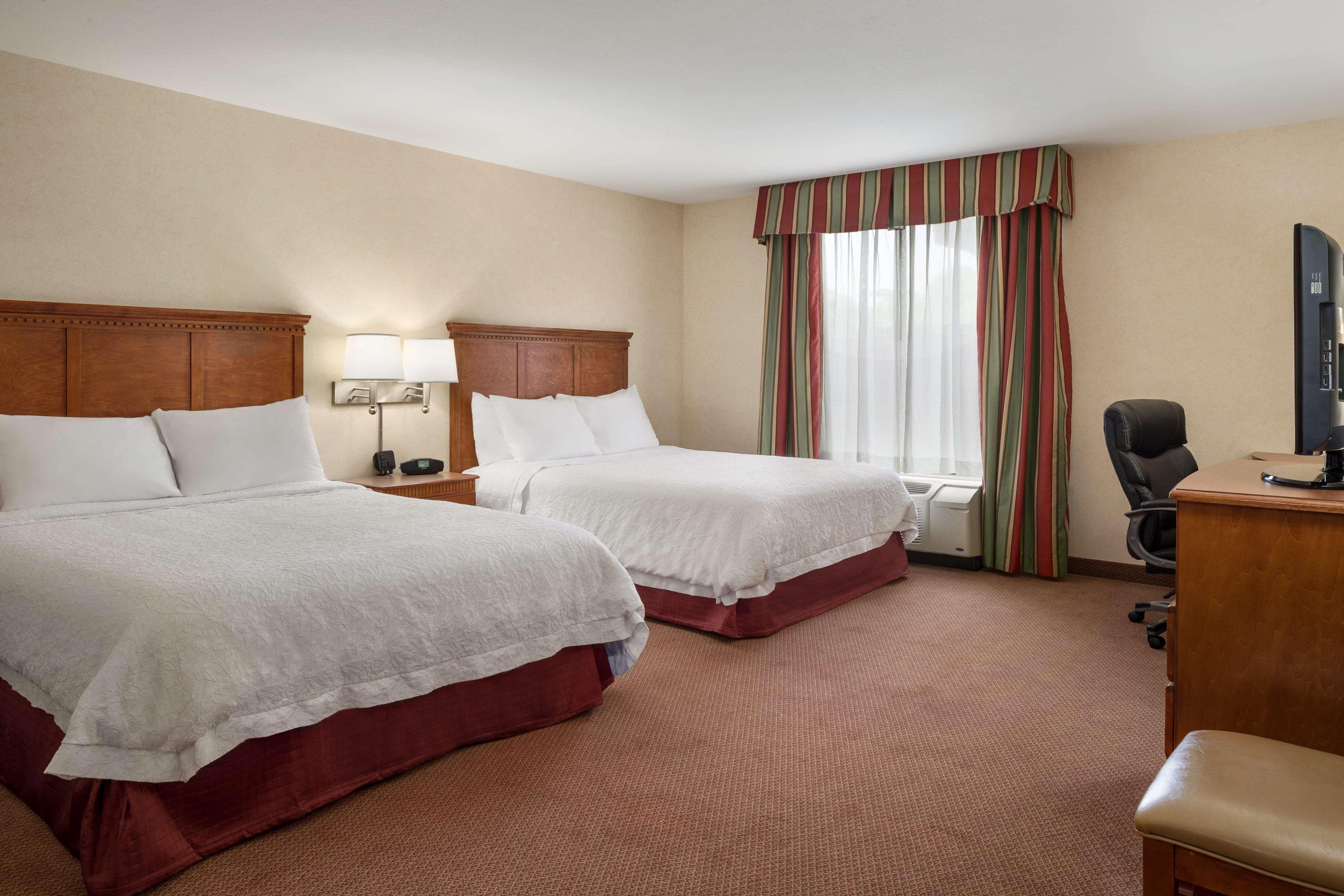 Hampton Inn Belle Vernon Buitenkant foto
