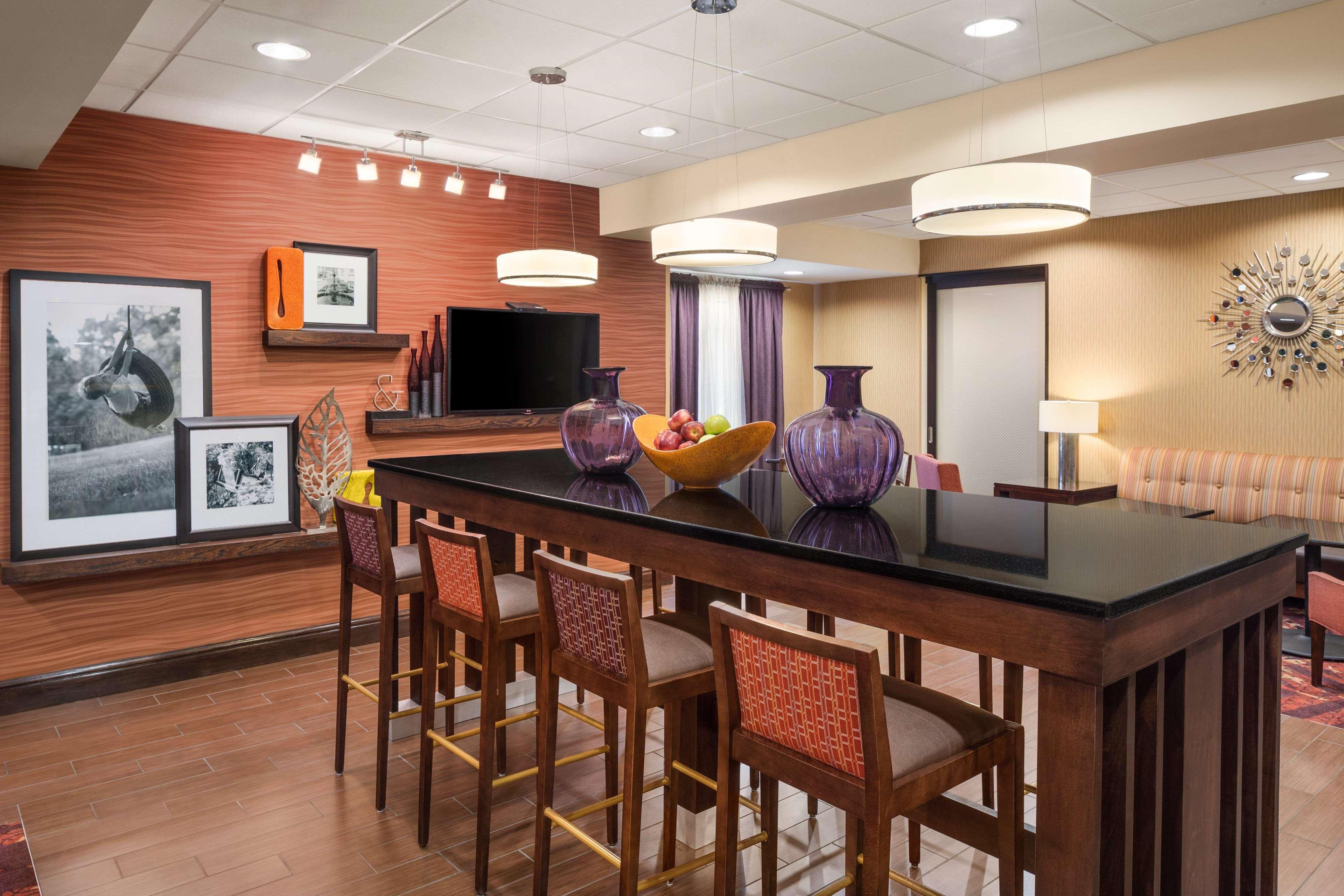 Hampton Inn Belle Vernon Buitenkant foto
