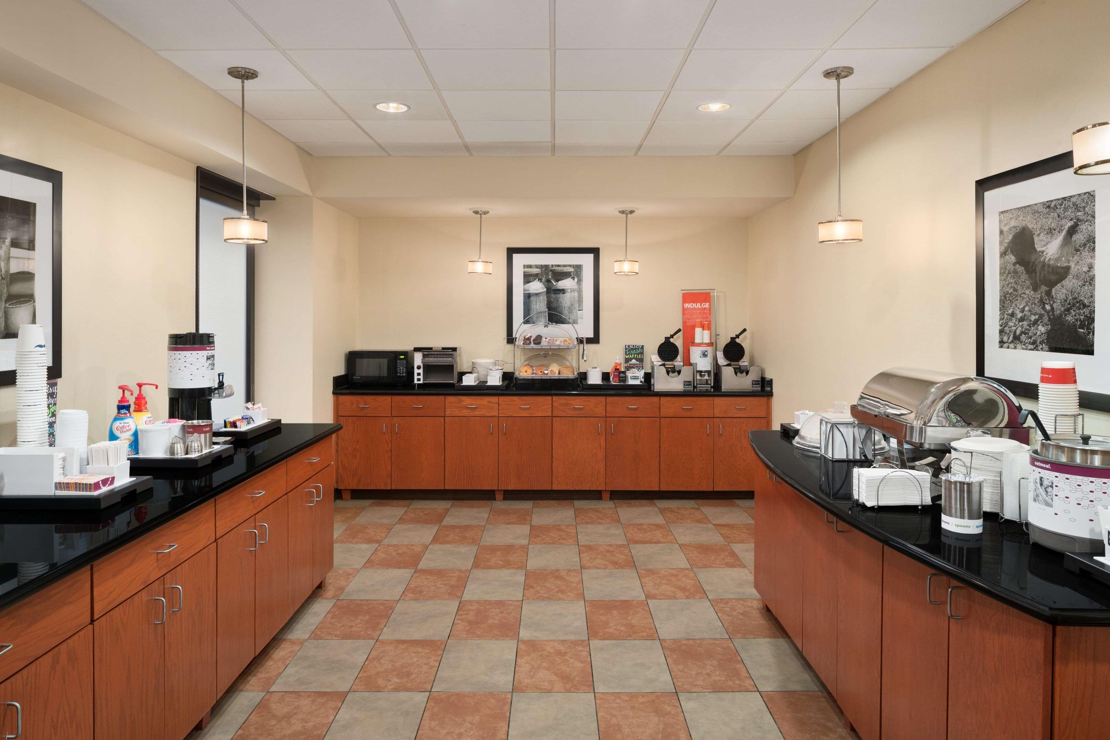 Hampton Inn Belle Vernon Buitenkant foto
