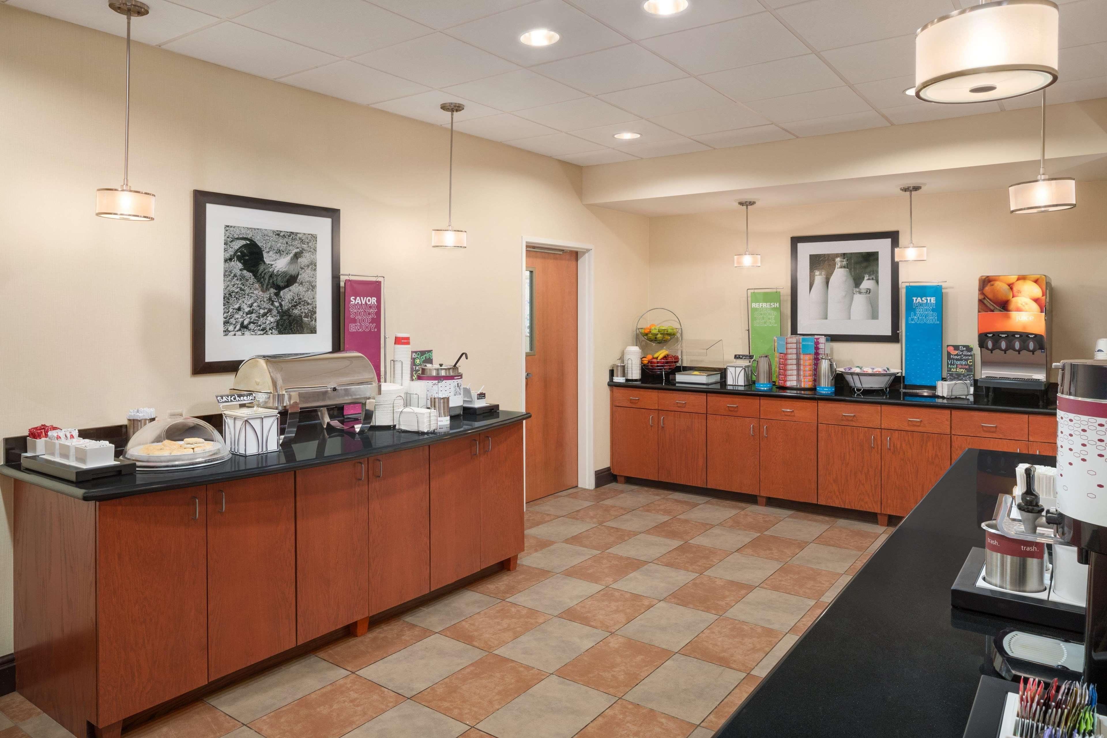 Hampton Inn Belle Vernon Buitenkant foto