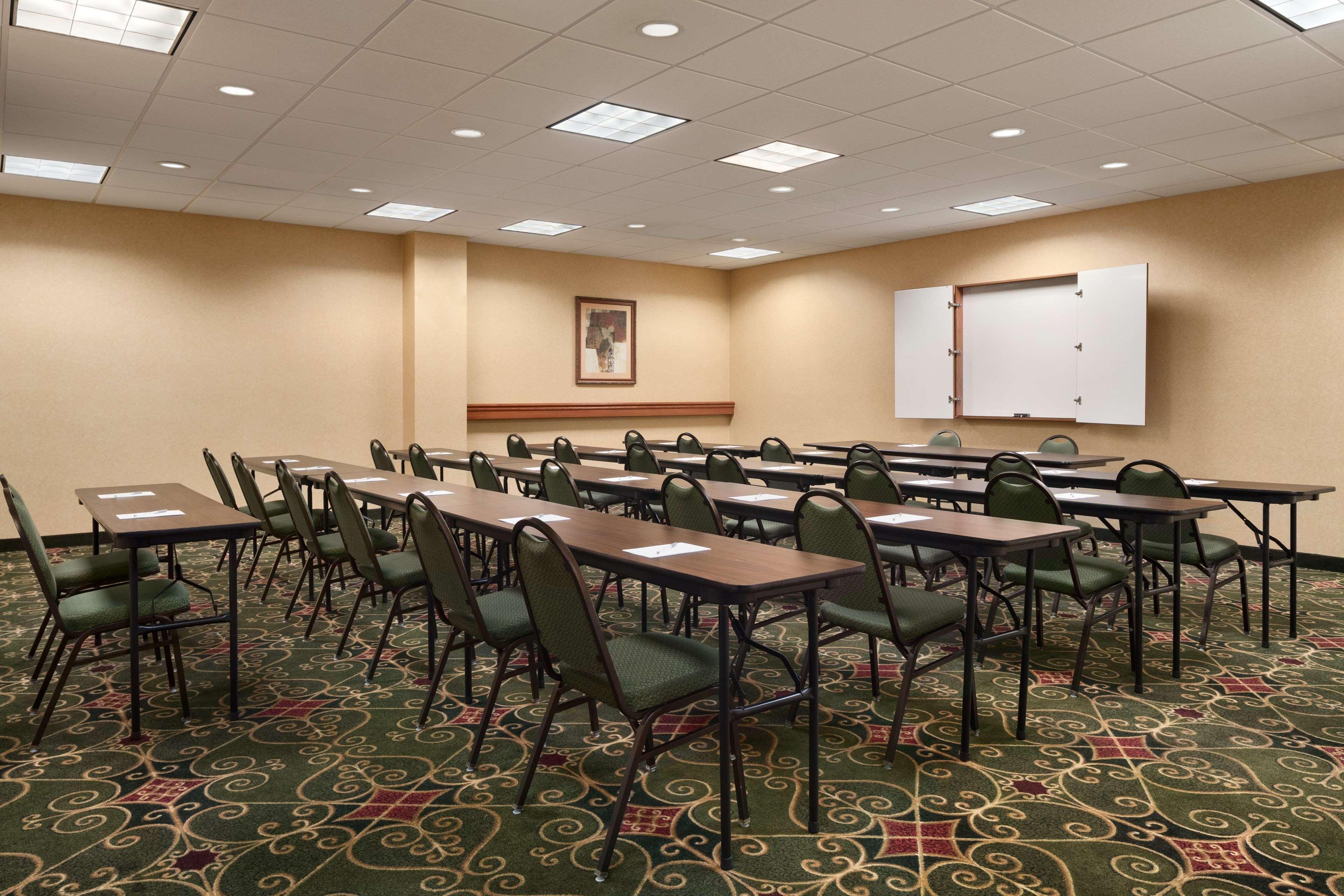 Hampton Inn Belle Vernon Buitenkant foto