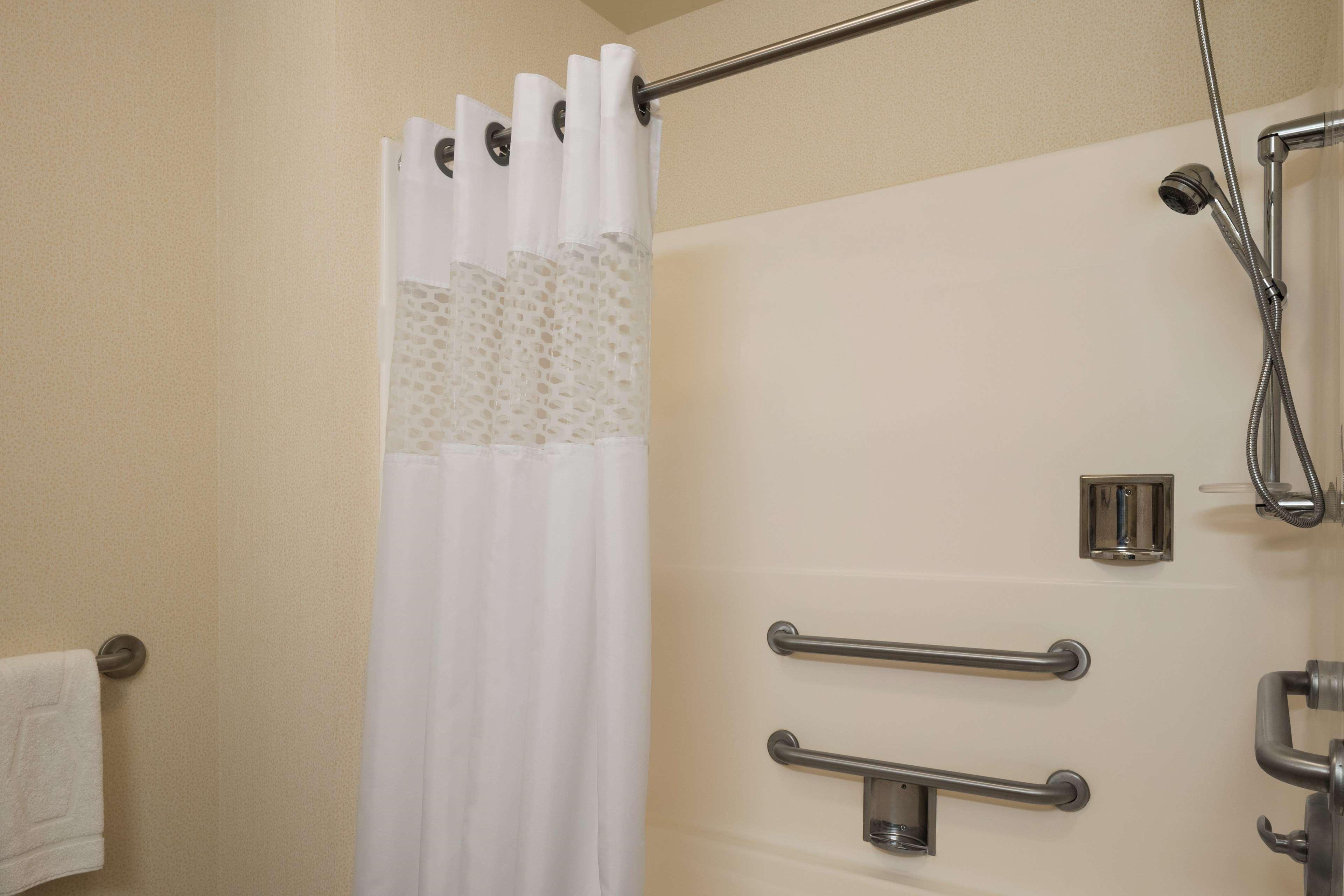 Hampton Inn Belle Vernon Buitenkant foto
