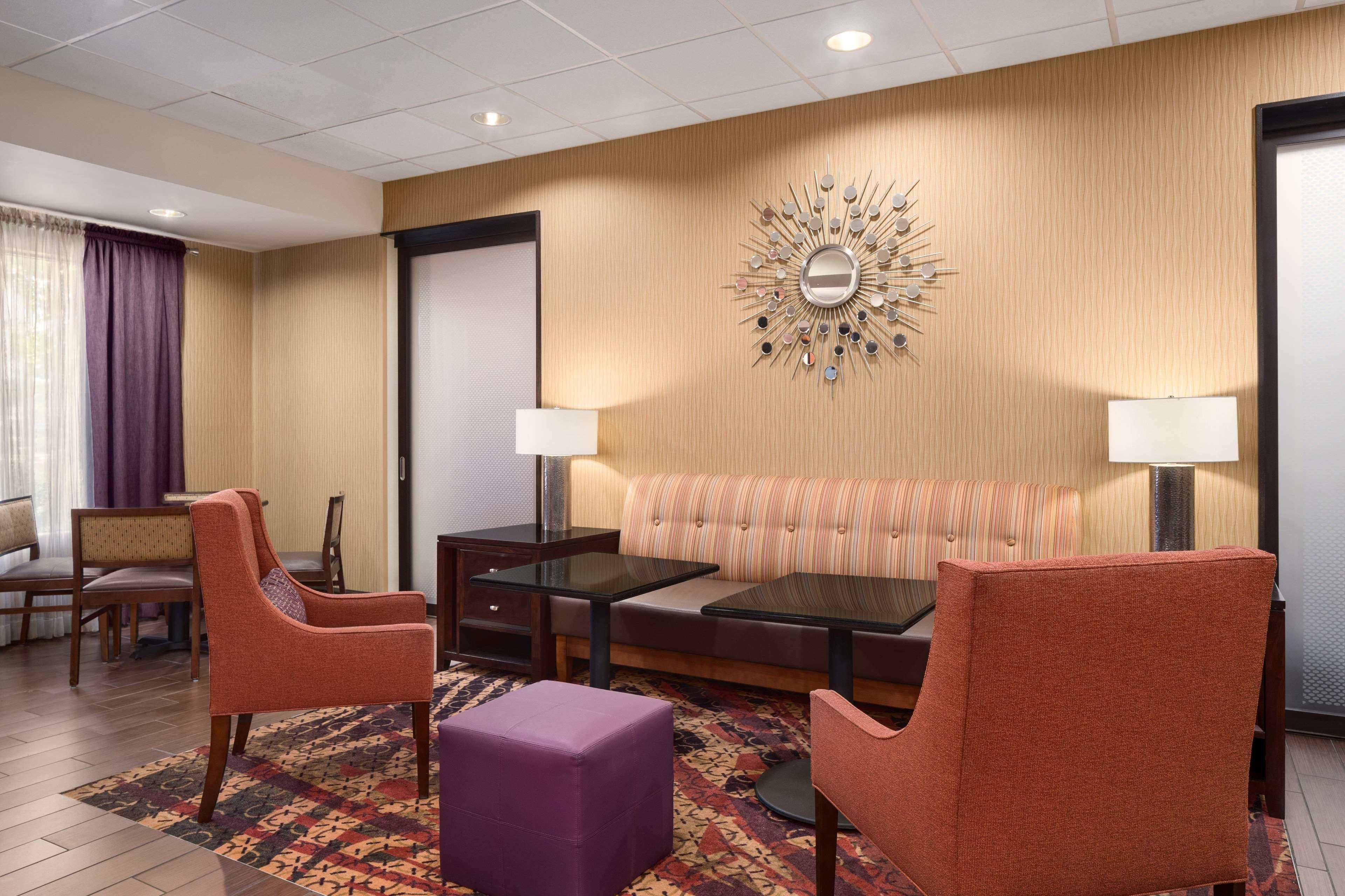 Hampton Inn Belle Vernon Buitenkant foto