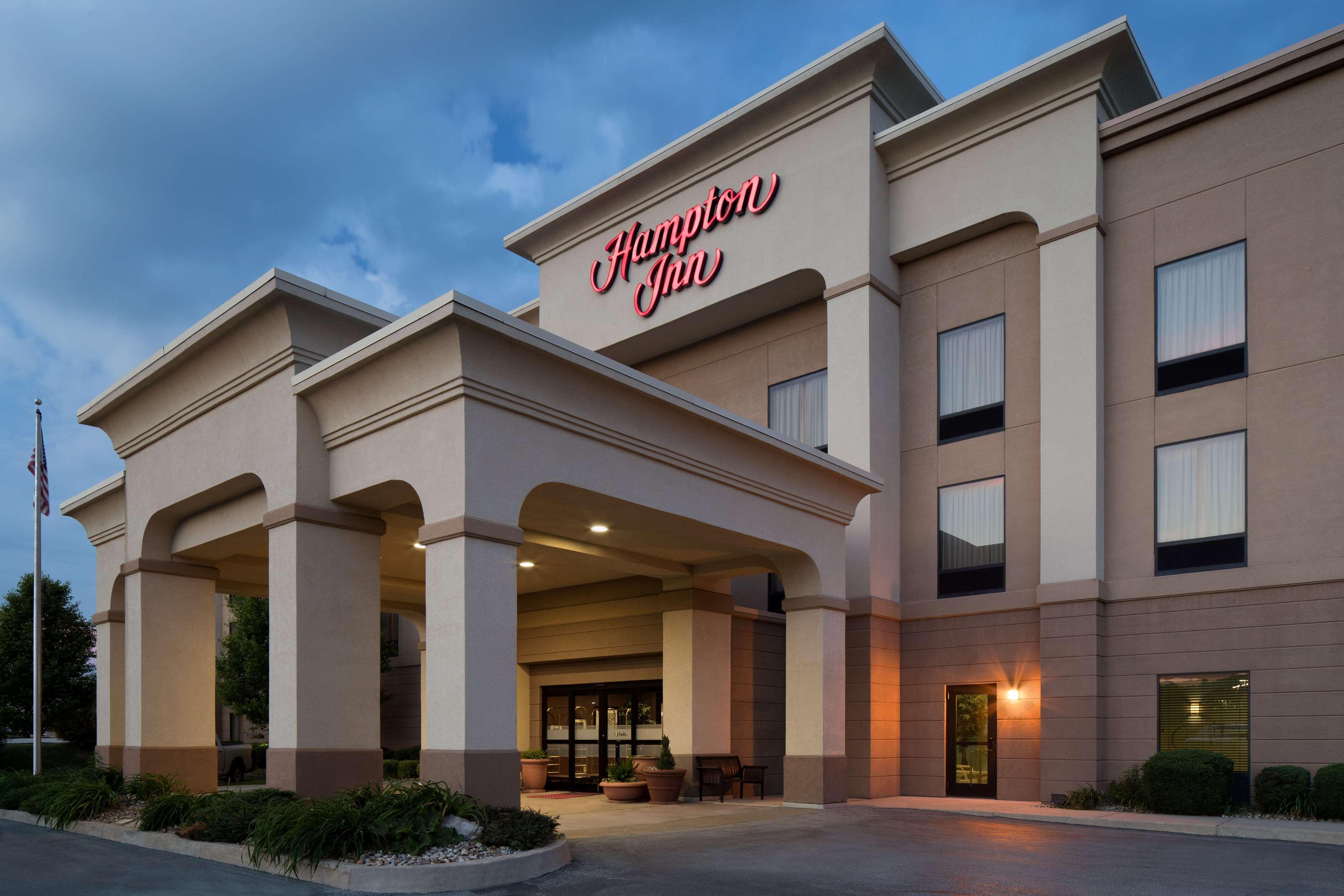 Hampton Inn Belle Vernon Buitenkant foto