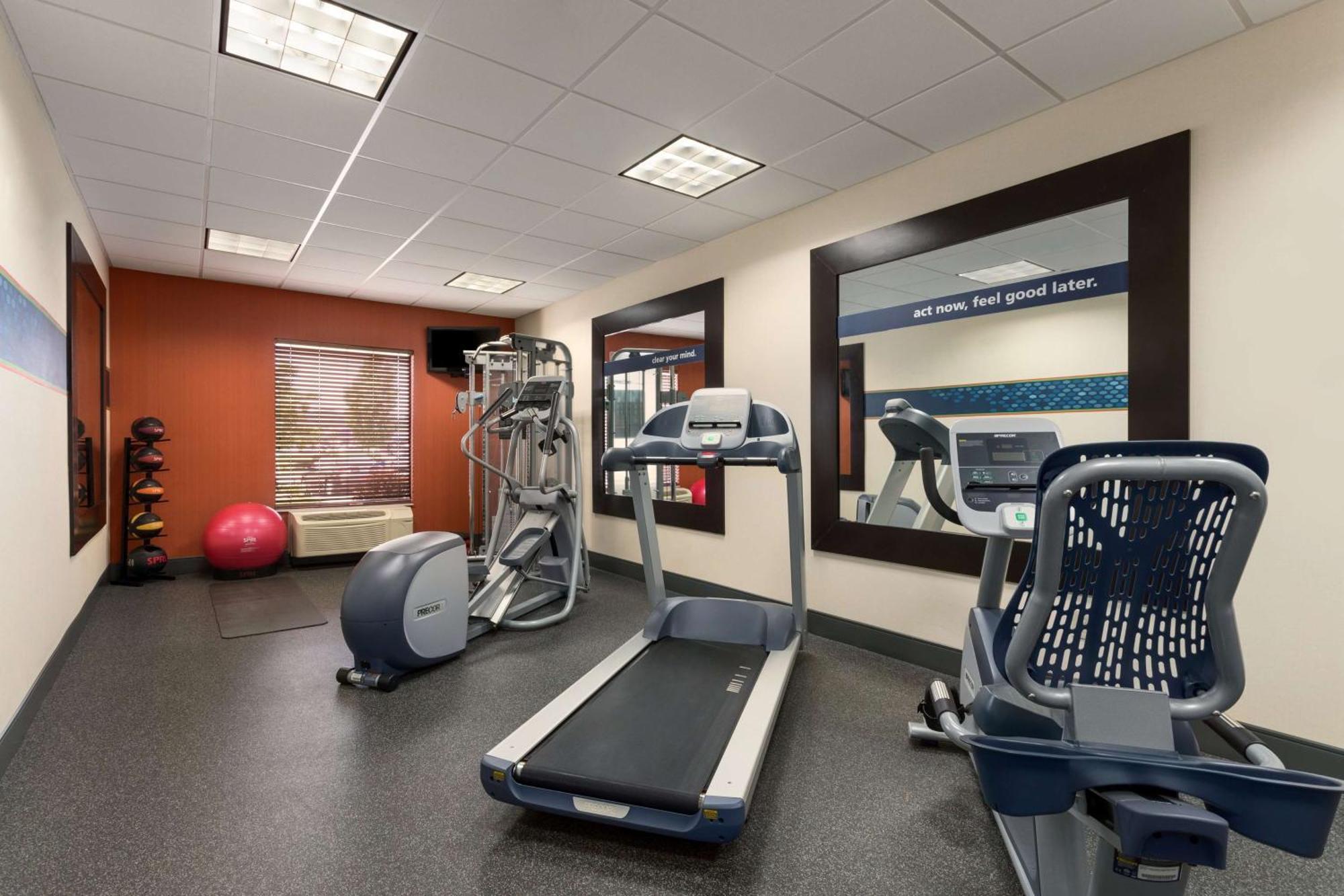 Hampton Inn Belle Vernon Buitenkant foto