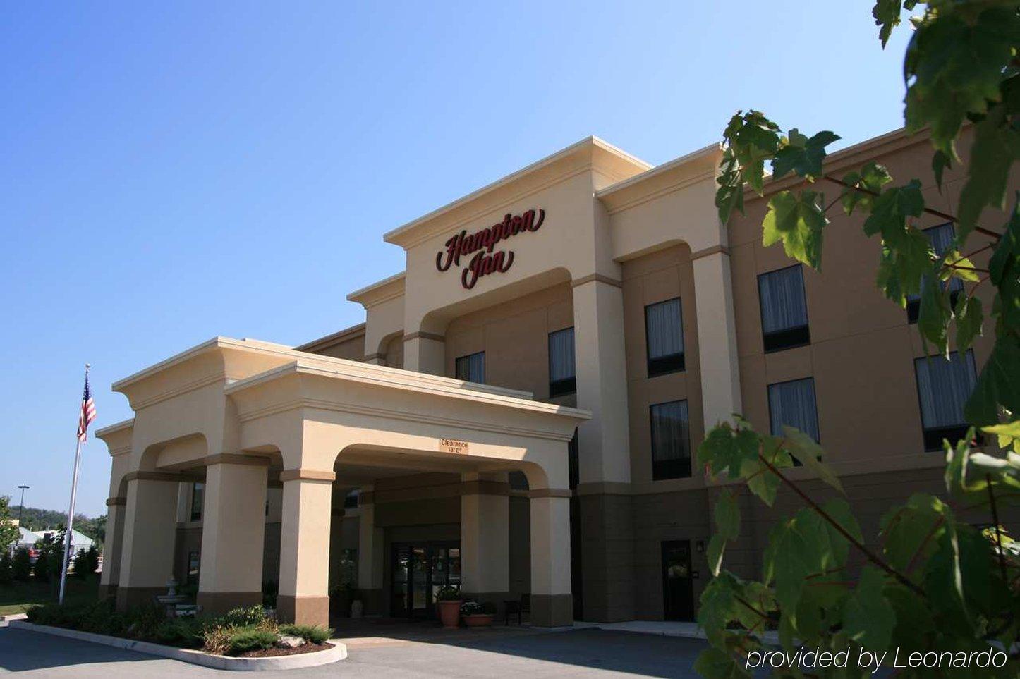 Hampton Inn Belle Vernon Buitenkant foto