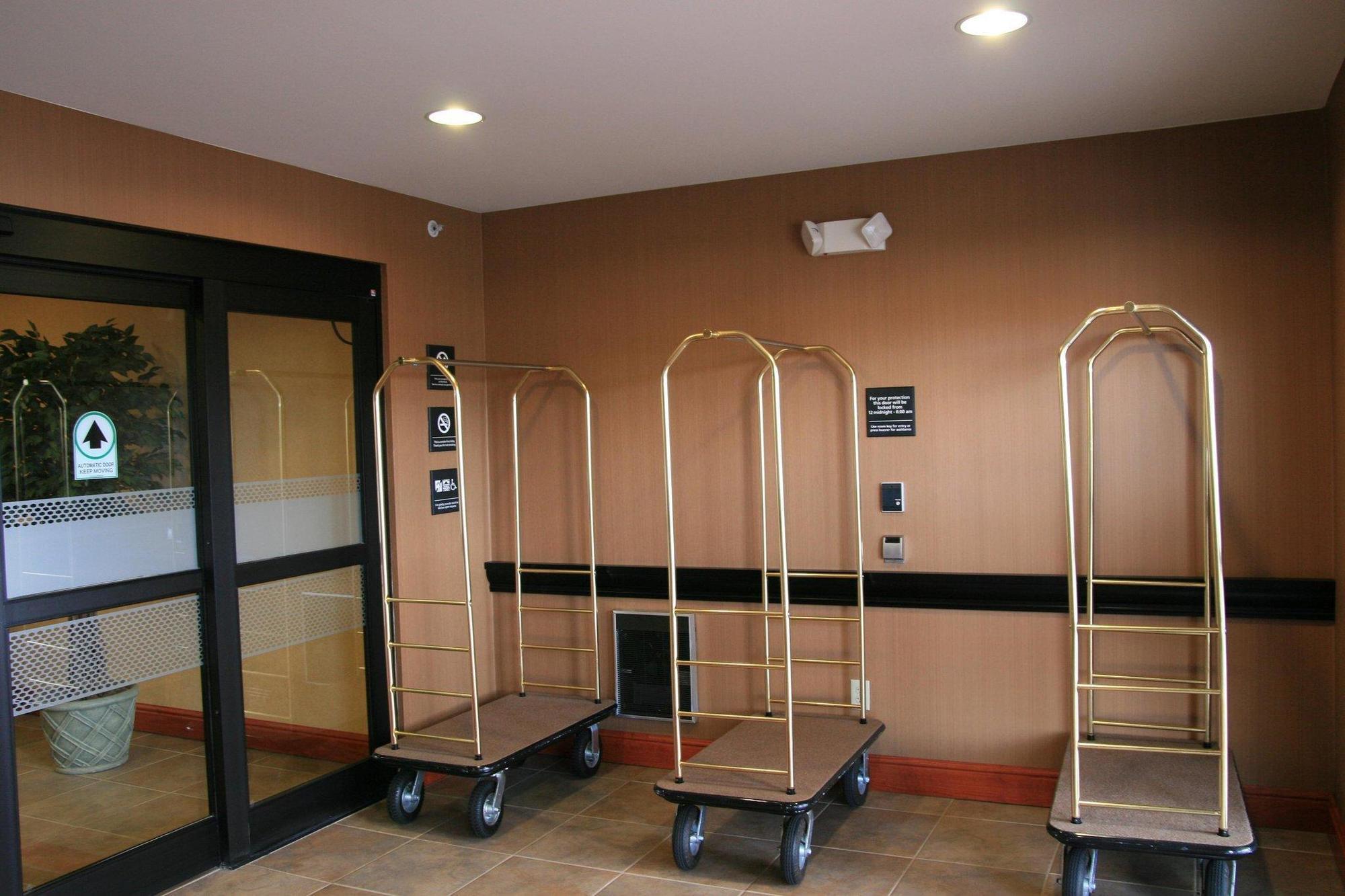 Hampton Inn Belle Vernon Buitenkant foto
